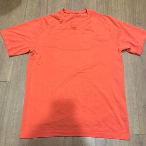 Lululemon Men’s Tech Vent Shortsleeve Shirt, Size Large, Orange